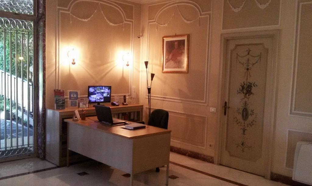 Casa Per Ferie Cardinal G. Guarino Rome Bagian luar foto